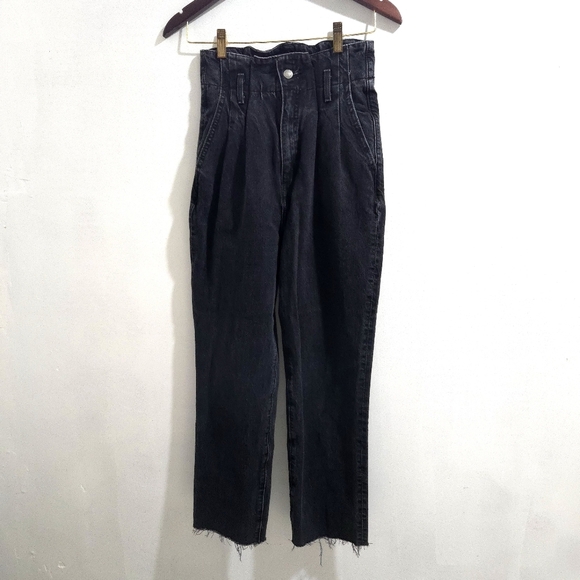 Abercrombie and Fitch| Black High-Waisted Mom Jeans Jeans Acid Wash - Picture 1 of 11